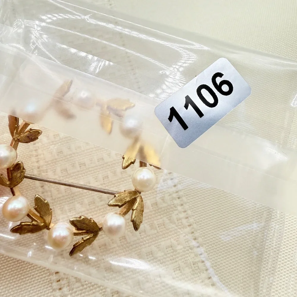 Vintage Krementz Circle Wreath Leaves Gold Tone Brooch w/ Cultured Pearls 1.25
